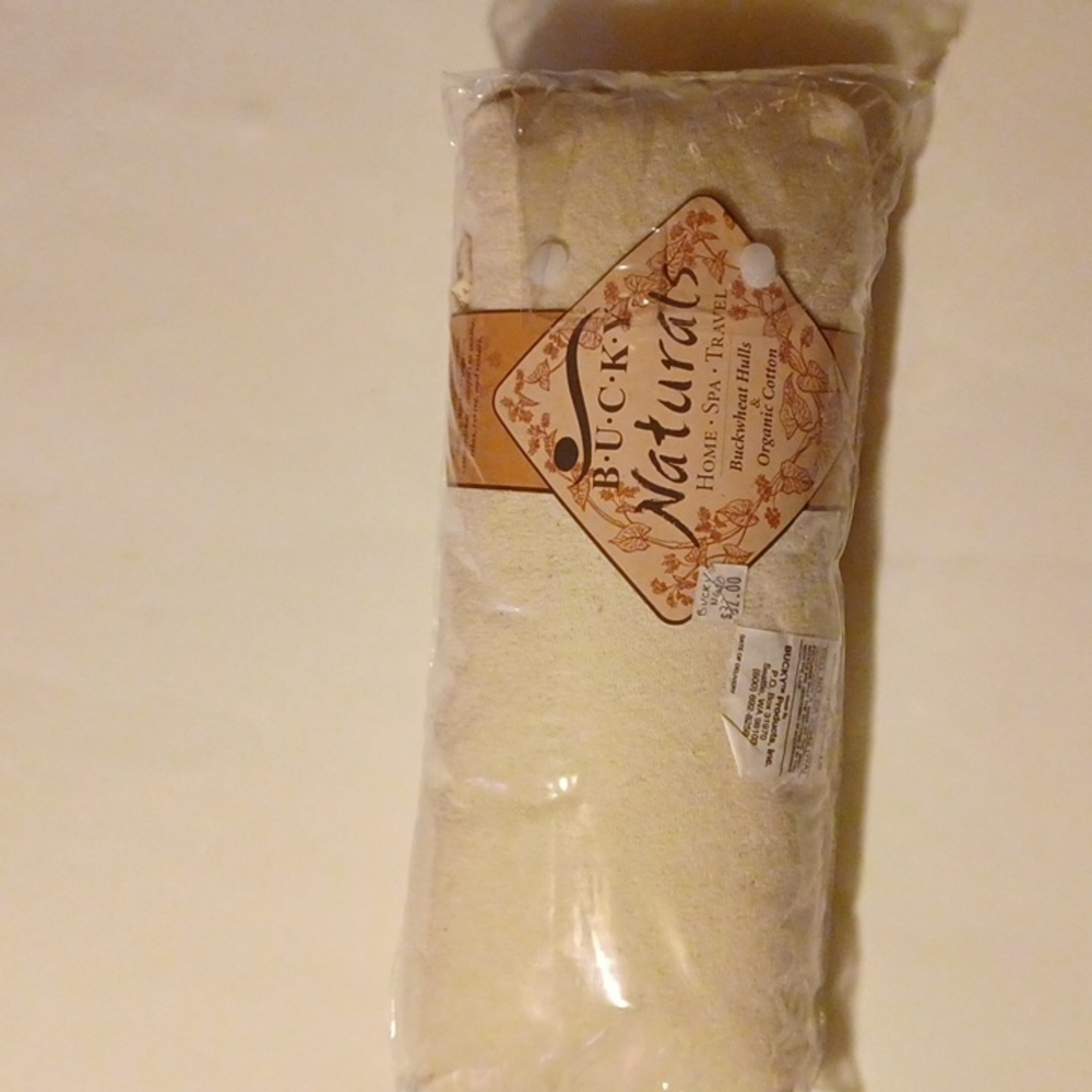 USED ONCE BUCKY NATURALS PILLOW MADE W/BUCKWHEAT/ORGANIC COTTON SIZE 6"X15".